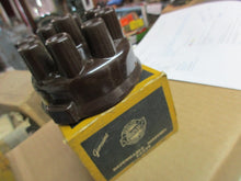 Charger l'image dans la galerie, RARE BROWN COLOR 8CYL 1930 31 32 33 34 Buick Lasalle Olds Pontiac Reo Mopar distributor cap SHIPPING INCLUDE