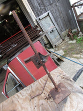 Charger l'image dans la galerie, 1954 Packard bumper jack & stand 51 52 53 54 YOU PAY SHIPPING DIRECTLY TO UPS (Copie)