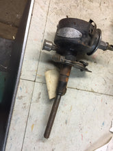 Charger l'image dans la galerie, Packard 1937 38 6 cyl. distributor Delco Remy #647E Shipping include