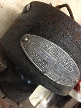 Charger l'image dans la galerie, Packard 1937 38 6 cyl. distributor Delco Remy #647E Shipping include