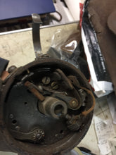 Charger l'image dans la galerie, Packard 1937 38 6 cyl. distributor Delco Remy #647E Shipping include