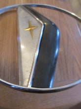 Load image into Gallery viewer, RARE Fomoco METEOR 1951 NOT FORD steering wheel horn crest SHIPPING INCLUDE