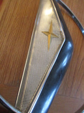 Load image into Gallery viewer, RARE Fomoco METEOR 1951 NOT FORD steering wheel horn crest SHIPPING INCLUDE