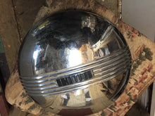 Charger l'image dans la galerie, GM Buick 1936 hubcap 35 36 37 Shipping include 60$