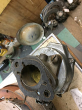 Charger l'image dans la galerie, Carburetor 1BBL Rochester 7004475 Chevrolet & GMC truck 6 cyl /216 eng with hand choke 1932-53 Shipping include