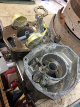Charger l'image dans la galerie, Carburetor 1BBL Rochester 7007950 Pontiac Canadian 6 cyl 1955 1956 with STD transmission 55 56 Shipping include