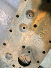 Charger l'image dans la galerie, 446017 Packard 327 Head Cylinder Straight Thunderbolt YOU PAY SHIPPING COST DIRECTLY TO UPS