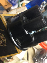 Charger l'image dans la galerie, 4717 6cyl dist cap Auburn Chandler Chevrolet Chrysler Davis DeSoto Dodge Elcar Erskine Graham Graham-Paige Jewett Marquette Moon Oldsmobile Paige Peerless Plymouth Pontiac Studebaker Velie Nash 1926 27 28 29 30 31 32 33 34 35 36 37 - 41 SHIPPING INCLUDE