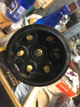 Charger l'image dans la galerie, 4717 6cyl dist cap Auburn Chandler Chevrolet Chrysler Davis DeSoto Dodge Elcar Erskine Graham Graham-Paige Jewett Marquette Moon Oldsmobile Paige Peerless Plymouth Pontiac Studebaker Velie Nash 1926 27 28 29 30 31 32 33 34 35 36 37 - 41 SHIPPING INCLUDE