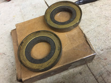 Charger l'image dans la galerie, REPLEACE 485216-17 Victor 49079 FELT oil seal REAR WHEEL INNER 10's 20's 30's OAKLAND & PONTIAC 6-8CYL Shipping include
