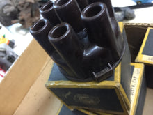 Charger l'image dans la galerie, 6cyl. dist. cap IGB-1240 Auburn Essex Hupmobile Lafayette Diamond T Nash Hudson Packard Studebaker 33 34 35 36 37 38 39 40 41 42 46 47 48 49 50 51 SHIPPING INCLUDE