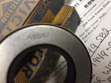 Charger l'image dans la galerie, FORD script on it Victor 49582 PAIR of oil seal rear wheel Ford 1949 50 51 52 53 54 55 56 Mercury 1952-54 Shipping include