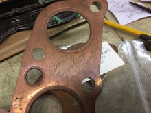 Load image into Gallery viewer, 30's 40's 50's NORS Victor 9518 manifold gasket pair CHRYSLER MARINE replace E30207M SHIPPING INCLUDE