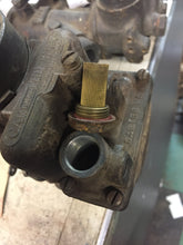 Charger l'image dans la galerie, original good used Carter WA-1 carburetor 1 bbl #717S 1949 - 1952 Pontiac 6 cyl. 49 50 51 52 Shipping include
