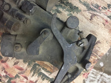 Charger l'image dans la galerie, 10's 20's Stromberg model SV33 carburetor brass Shipping include