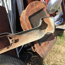 Charger l'image dans la galerie, rear bumper Buick 1949 145$ SHIPPING NOT INCLUDE- you pay shipping cost directly to UPS (Copie)