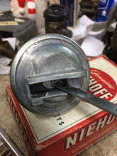 Charger l'image dans la galerie, nors distributor vacuum advance F-314 Fomoco Replace B7A-12370A : 1957 1958 1959 Edsel v8 Ford v8 Lincoln Mercury T-Bird vacuum advance 150$ shipping include