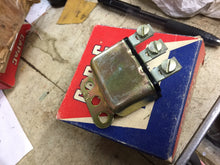Charger l'image dans la galerie, nors 12v horn relay HR-106 replace 1116913 Ford Cadillac Chevrolet Pontiac Kaiser Corvette Buick Austin Oldsmobile Packard Studebaker 50's 50$ shipping include