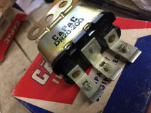 Charger l'image dans la galerie, nors 12v horn relay HR-106 replace 1116913 Ford Cadillac Chevrolet Pontiac Kaiser Corvette Buick Austin Oldsmobile Packard Studebaker 50's 50$ shipping include