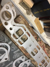 Load image into Gallery viewer, MS-6026 NORS manifold gasket set Oldsmobile 49 50 51 52 53 V8 85$ shipping include