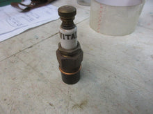 Charger l'image dans la galerie, 10's 20's 30's NOS rare VITAL sparkplug Shipping include