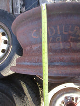 Load image into Gallery viewer, GM Cadillac 1952 HEARSE set of 5 rim/wheels 50 51 52 53 serie 75, 86 You pay shipping cost directly to UPS