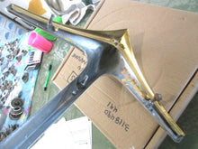 Load image into Gallery viewer, NOS Hudson Terraplane 1955 Hood ornament 55 SHIPPING INCLUDE (Copie)