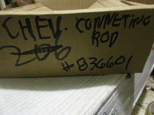 Charger l'image dans la galerie, Chevrolet 1932 connecting rod babbit bearing 32 GM # 836601 Pass Truck ( ONE )