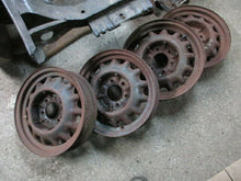 Charger l'image dans la galerie, Chevrolet Pontiac rim artillery wheel 17 inch 6 bolts  31 32 33 34 35 36 37 38