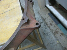 Charger l'image dans la galerie, Chevrolet 56 57 58 59 60 61 3742366 Original V8 Powerglide Transmission Adapter