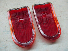 Charger l'image dans la galerie, NEVER USED NORS GM PAIR GLASS Chevrolet 1949 tail lamp lens 49 Lynx Eye T-336