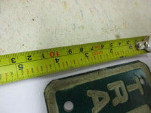 Charger l'image dans la galerie, USA Vermont small license plate « TRA » 1971 71