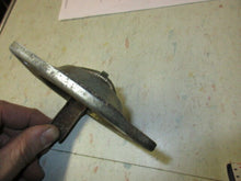 Charger l'image dans la galerie, OEM GM Oldsmobile TAIL LAMP inside bulb socket 1951 1952 49 50 51 52