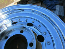 Charger l'image dans la galerie, Chrome mag wheel rim 15 x 7   5 1/2 bolt paterns