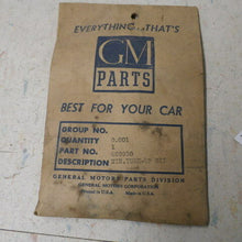 Charger l'image dans la galerie, Chevrolet Pontiac GMC Maple Leaf tuneup kit 609950 37 38 39 40 41 42 46 47 48 49