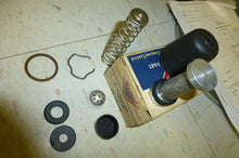 Charger l'image dans la galerie, Chevrolet Pontiac 1955 1956 1957 1958 Master cylinder repair kit 1''  FC 19356