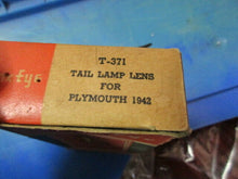 Charger l'image dans la galerie, NORS Mopar Plymouth 1942 tail lamp lense 42 Lynx Eye T-367