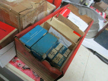 Charger l'image dans la galerie, Chevrolet Olds Pontiac Studebaker IHC Plymouth 27 28 29 30 31 32 33 34 35 36 38