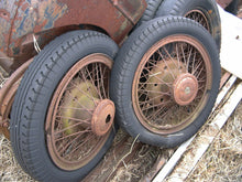 Charger l'image dans la galerie, Buick Canadian wirewheel pair 1910's 11 12 13 14 15 16 17 18 19 20 21 22 23 24