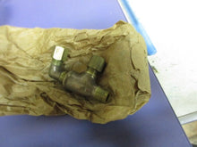 Charger l'image dans la galerie, NOS replacelemt distributor for Chebrolet 1935 Mallory SHIPPING INCLUDE
