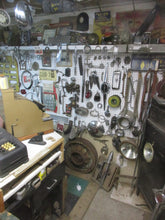 Charger l'image dans la galerie, Wirewheel 7 holes nuts Luxury cars 20's 30's  Shipping include
