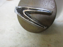 Charger l'image dans la galerie, 60's 70's 80's gas cap with  bird  crest  Mopar GM FOMOCO ?   Shipping include
