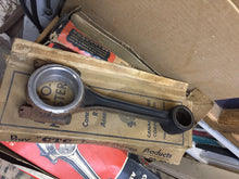 Charger l'image dans la galerie, GM rebuilt Pontiac 6cyl 1927-31  connecting rod engine 525984 / 47B  SHIPPING INCLUDE FOR ONE
