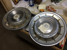 Charger l'image dans la galerie, 1959 GM Cadillac Eldorado Brougham 59 60 HUBCAP PAIR SHIPPING INCLUDE
