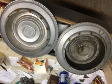 Charger l'image dans la galerie, 1959 GM Cadillac Eldorado Brougham 59 60 HUBCAP PAIR SHIPPING INCLUDE
