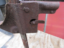 Charger l'image dans la galerie, 1954 Packard bumper jack  &amp; stand  51 52 53 54  YOU PAY SHIPPING DIRECTLY TO UPS (Copie)
