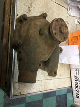 Charger l'image dans la galerie, Packard 1938 39 40  6 cyl 8 cyl JUNIOR model water pump 320620 CORE Shipping include

