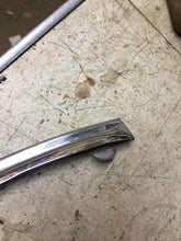 Charger l'image dans la galerie, 1938 35 36 37 38 Packard headlamp top moulding ONE only  SHIPPING INCLUDE (Copie)
