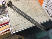 Charger l'image dans la galerie, Packard 1938 Trico 77535 linkage pair L &amp; R   36 37 38 39  Shipping include
