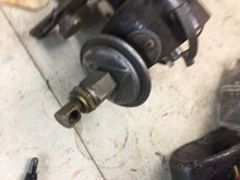 Charger l'image dans la galerie, Packard 1937 38 6 cyl. distributor Delco Remy #647E   Shipping include
